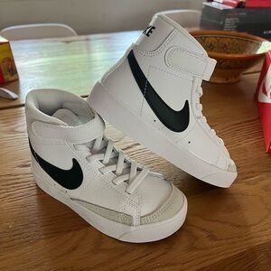 Brand New Nike Blazer Mid ‘77 Toddler’s Shoes “White/Black” Size 10.5C